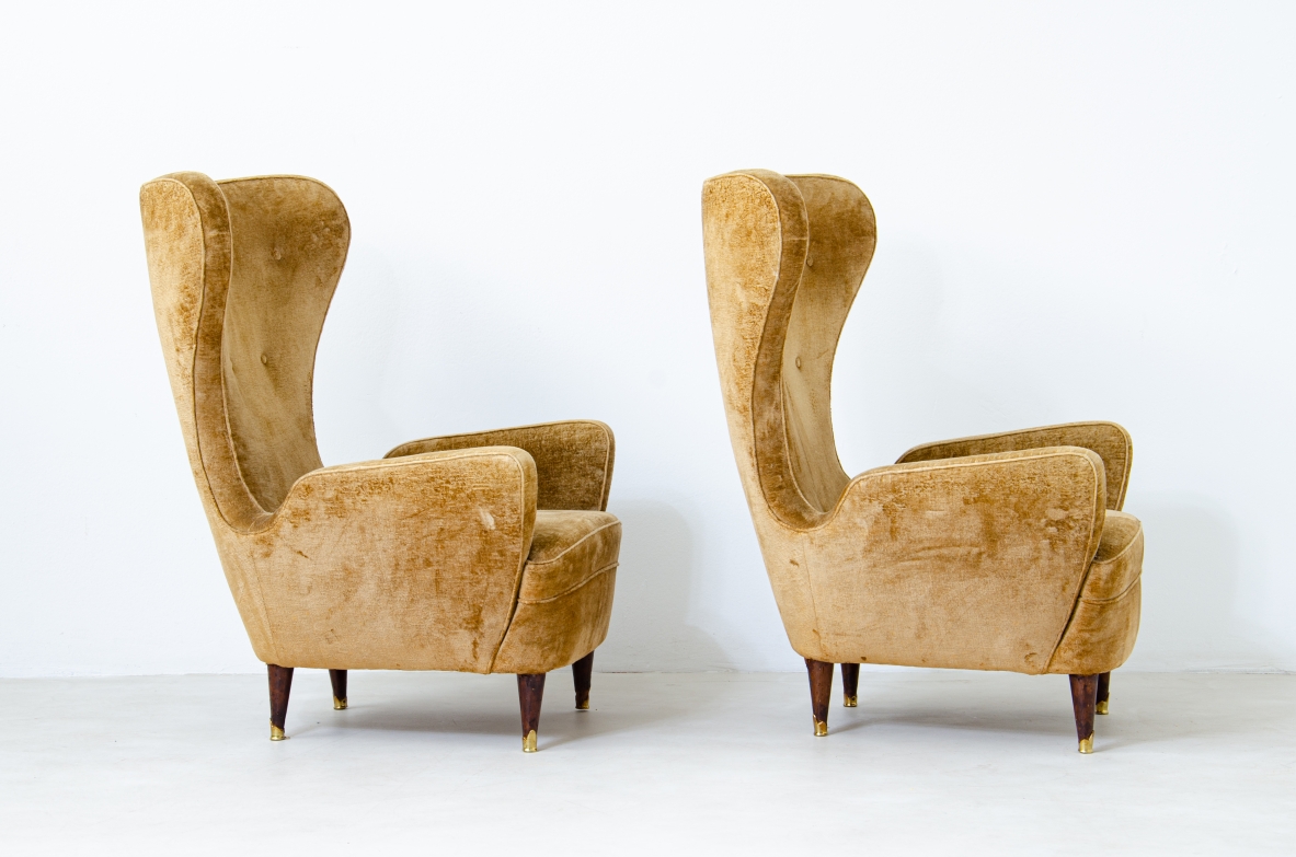 Gianni Saibene Pair of elegant organic armchairs with high back. Italian manufacture, 1950's.