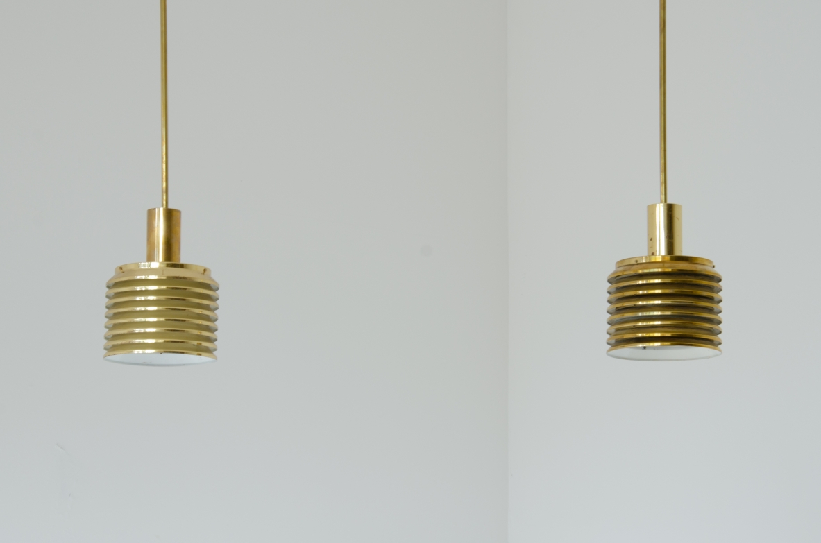 Hans-Agne Jakobsson. Coppia di lampade in ottone laminato. Prodotte da Markaryd, Svezia, 1960ca