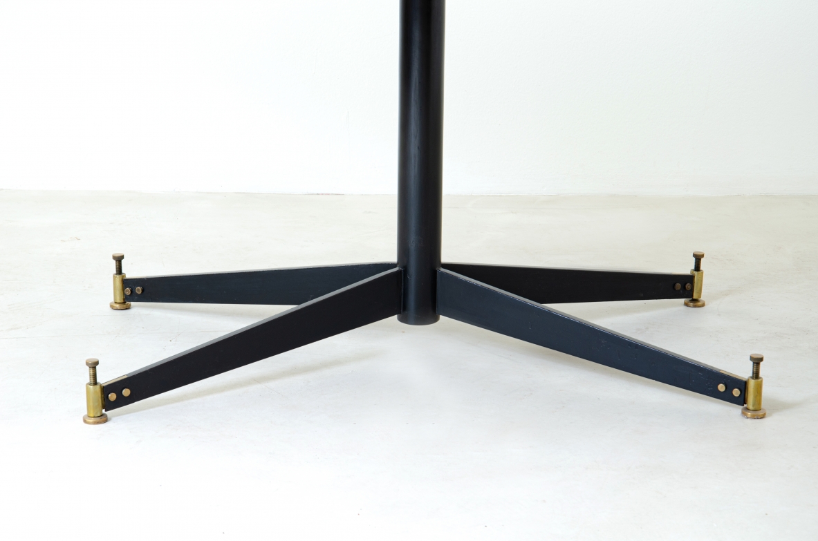 Ignazio Gradella, tavolo mod.T2con piano il legno, struttura in metallo smaltato e dettagli in ottone