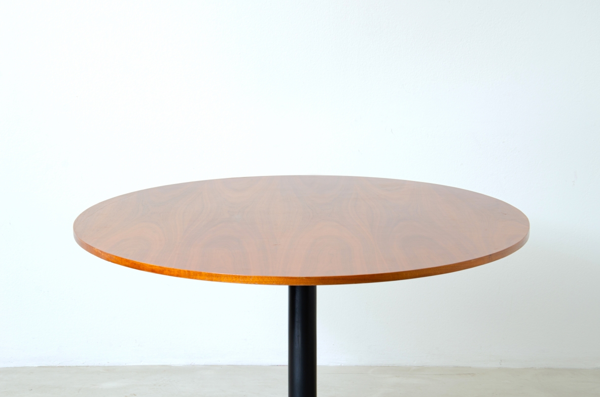 Ignazio Gradella, tavolo mod.T2con piano il legno, struttura in metallo smaltato e dettagli in ottone