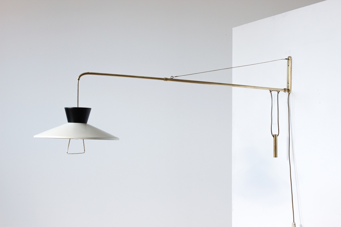 Telescopic lamp with counterweight and extendable arm. Stilux Milan, 1950's.
