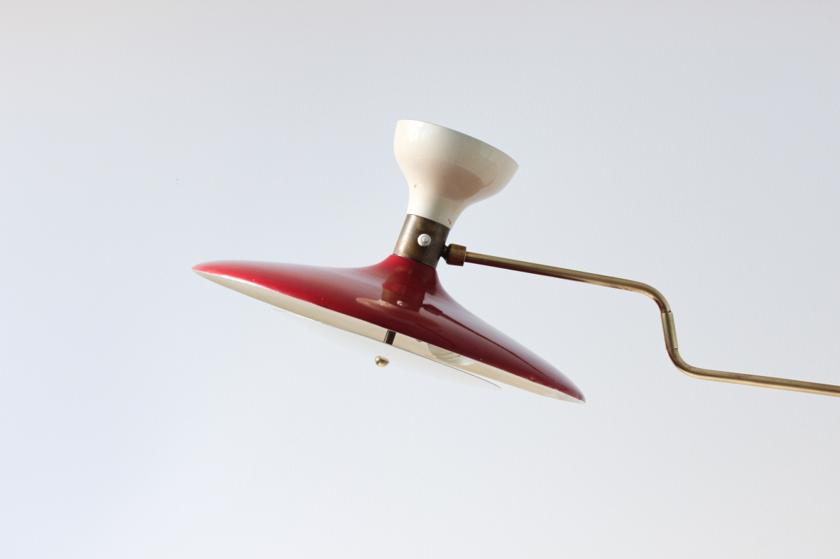 Floor lamp with two lights and hat in enamelled metal, brass stem and marble base. Italian manufacture, 1950's