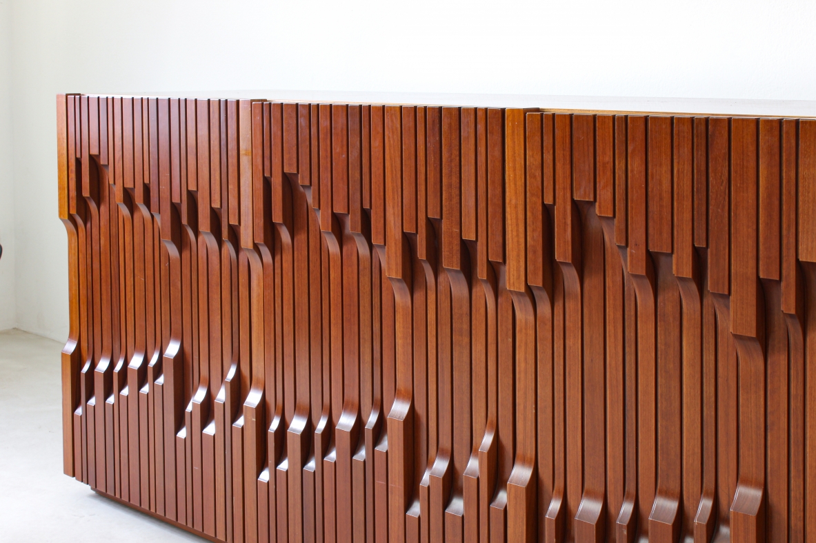 Luciano Frigerio. Large sideboard with front decorated with exotic wood slats. Frigerio di Desio production, 1970's