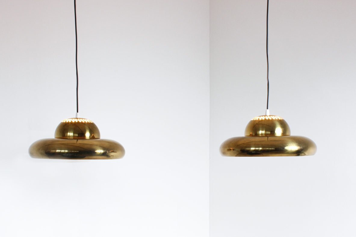 Afra e Tobia Scarpa  Coppia di lampadari in ottone, modello  Fior di Loto.  Produzione Flos, 1960ca.