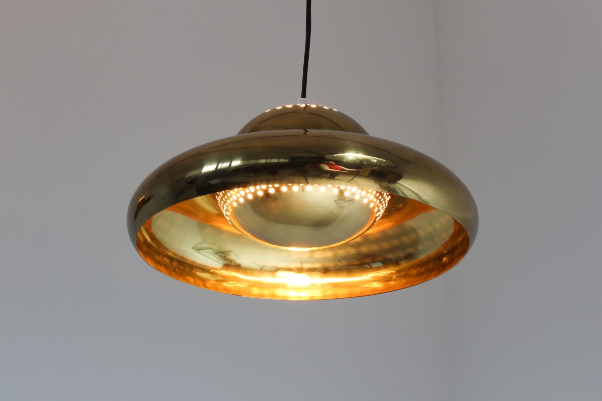 Afra e Tobia Scarpa  Coppia di lampadari in ottone, modello  Fior di Loto.  Produzione Flos, 1960ca.