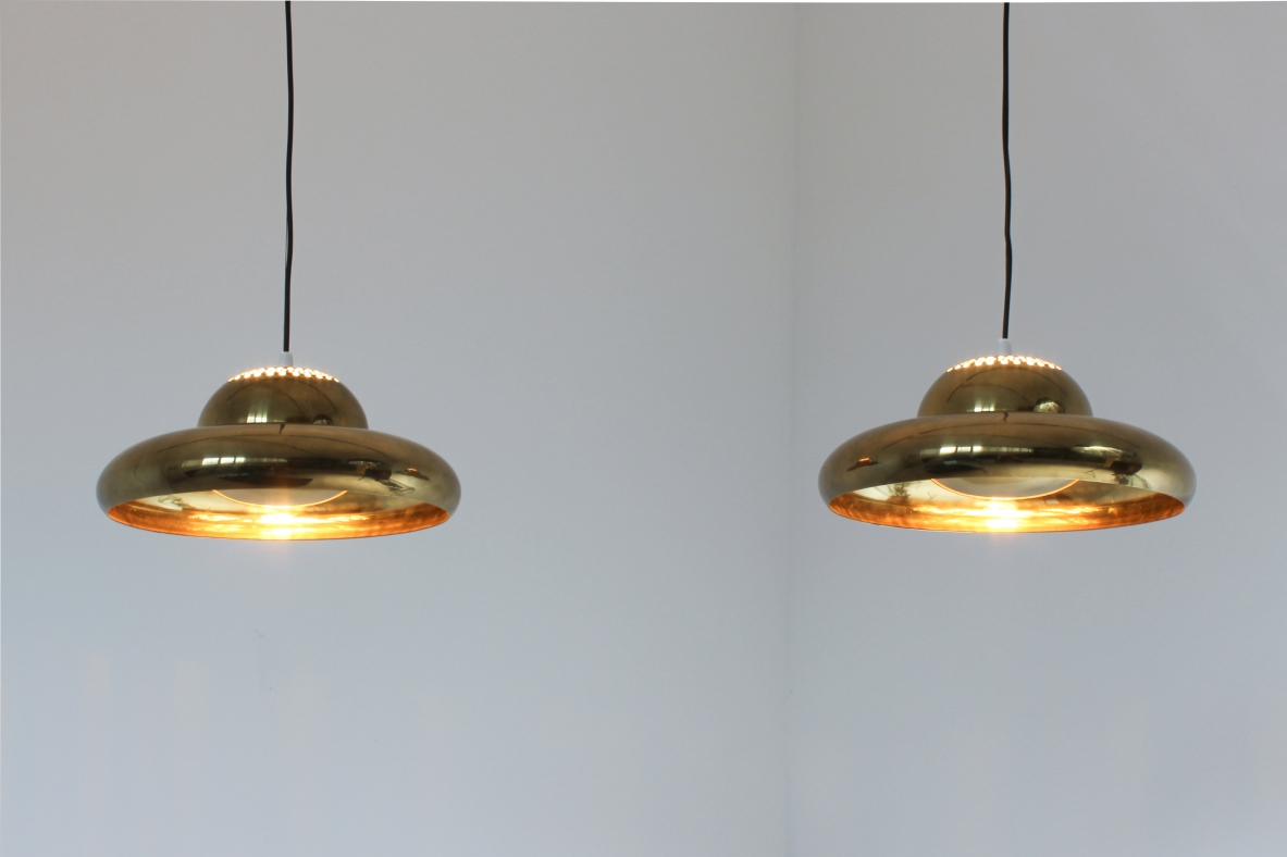 Afra e Tobia Scarpa  Coppia di lampadari in ottone, modello  Fior di Loto.  Produzione Flos, 1960ca.
