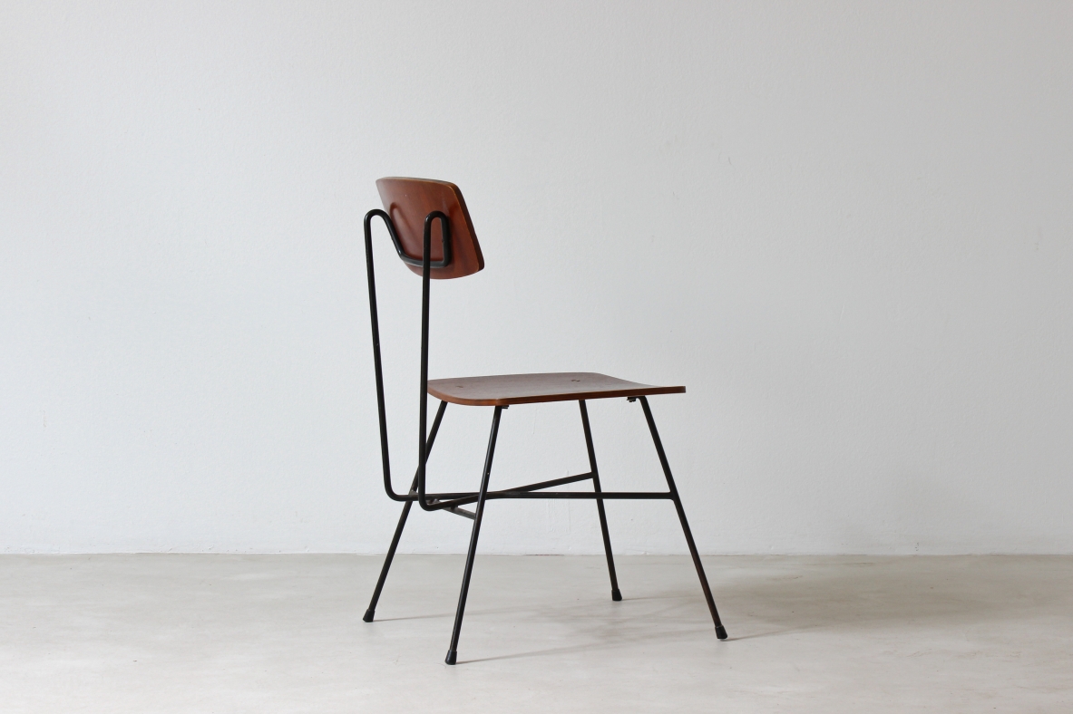 Gastone Rinaldi, rare 1950's desk with a stunning chair in metalwork and mahogany.  Produced by Rima, 1950s.