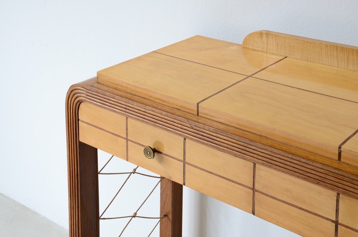 Console table in maple wood with threads on the top, two drawers on the front and uprights with geometric weaving in rope.