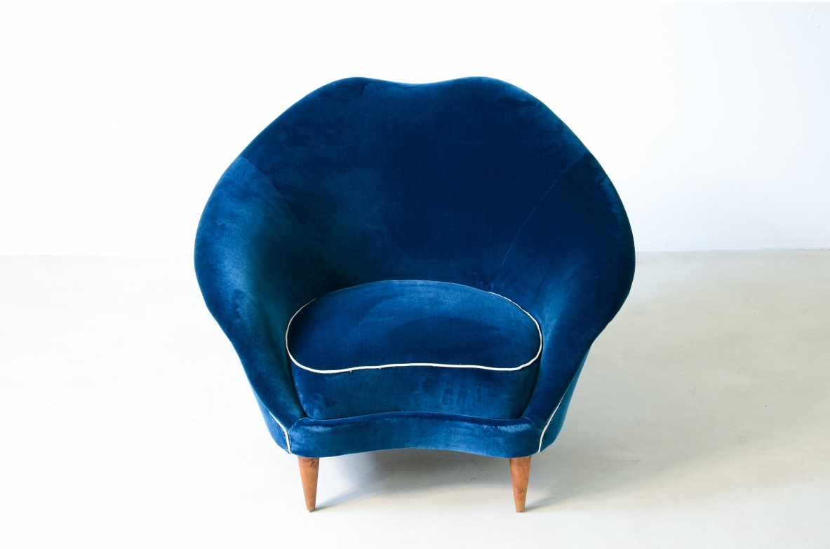 Federico Munari  Pair of tub chairs upholstered in velvet and cotton.  Italian manufacture around 1950.