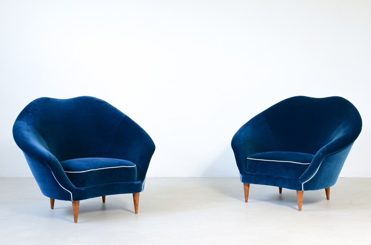 Federico Munari  Pair of tub chairs upholstered in velvet and cotton.  Italian manufacture around 1950.