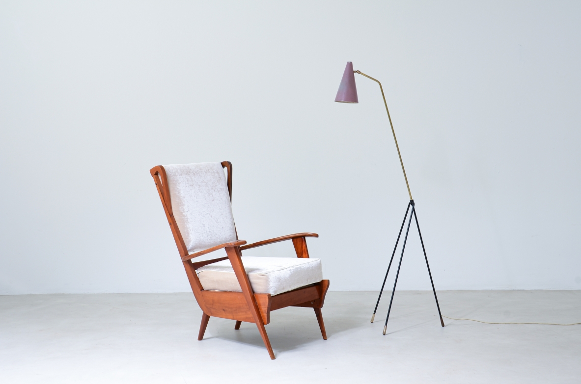 Modernist reading armchair with oak structure in the style of Gio Ponti. Italian manufacture, 1950's.