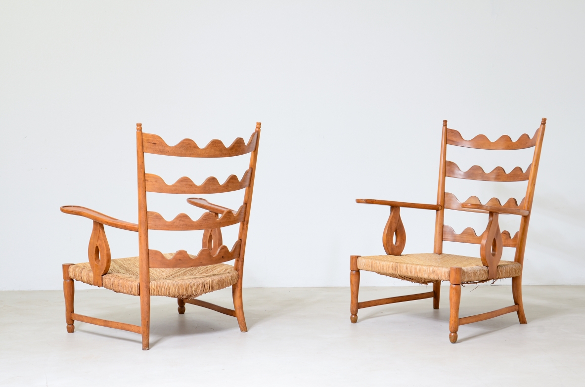 Paolo Buffa (1903-1970)  Rare pair of cherry armchairs with wave-shaped backrest, 1940s. Biblical Furniture Paolo Buffa-Roberto Rizzi