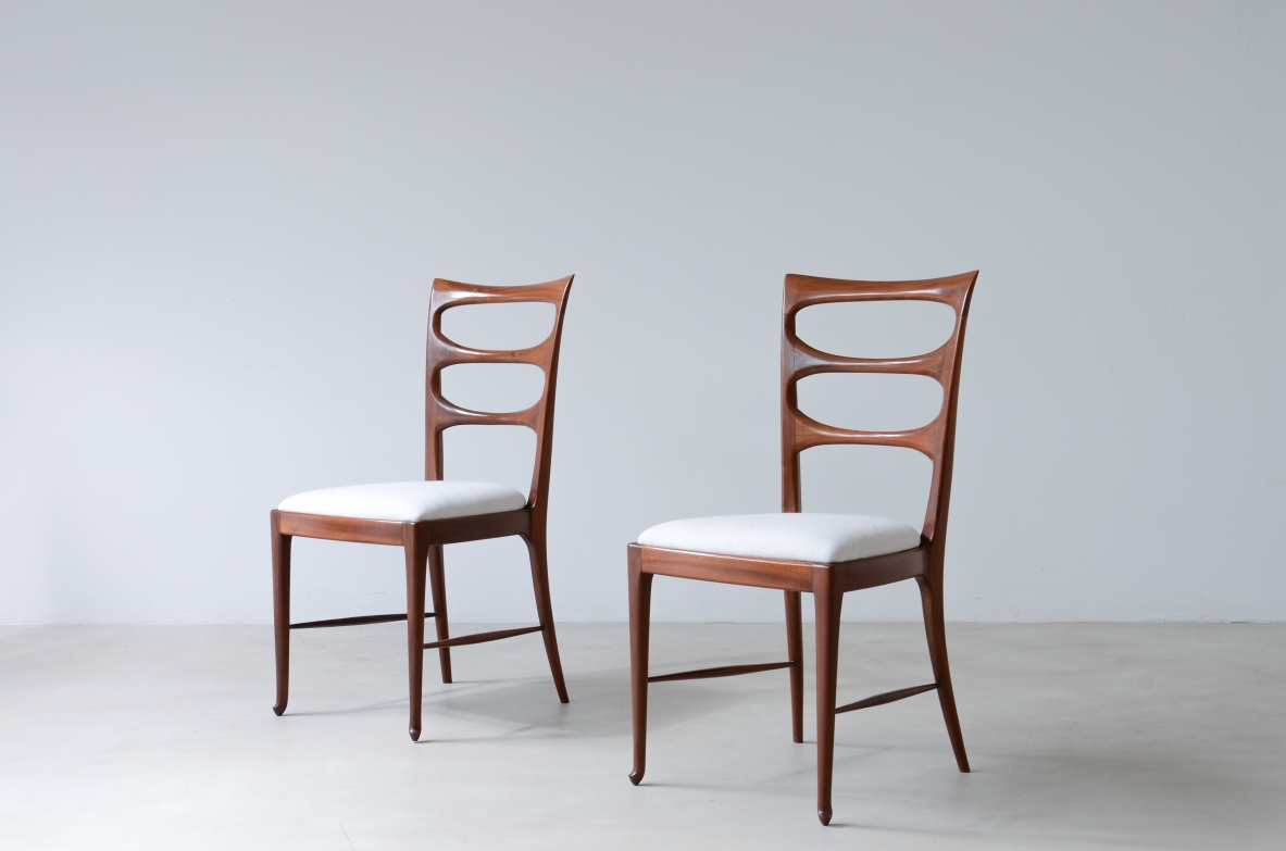 Paolo Buffa (1903-1970)  Sei eleganti sedie in noce 1938.