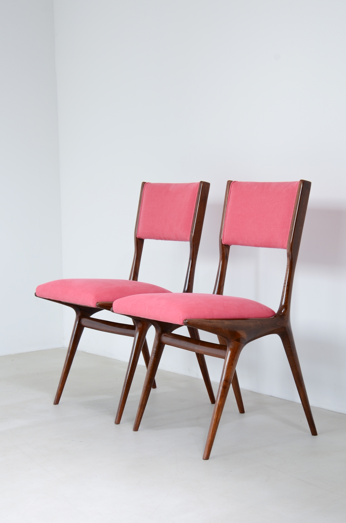 Carlo de Carli (1910-1999)  Rare set of 8 chairs model 634, 1954.
