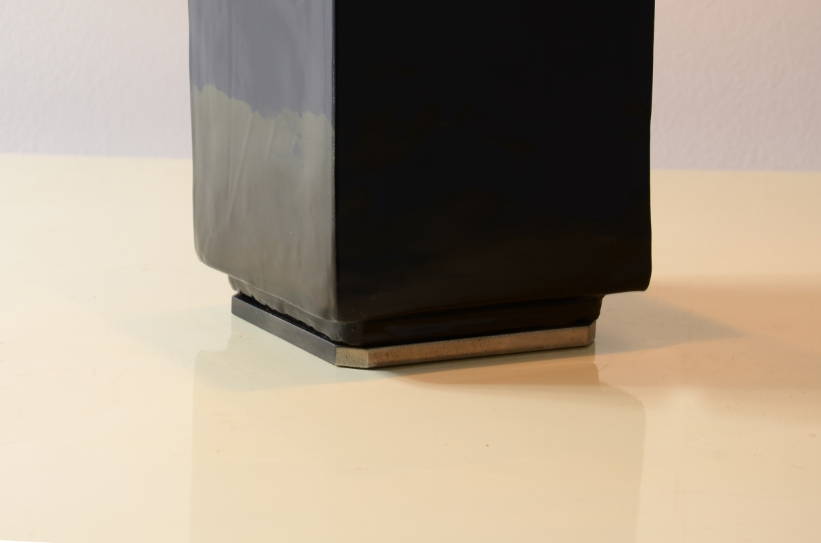 Willy Rizzo Large table lamp with glazed ceramic base and brass shade 1970