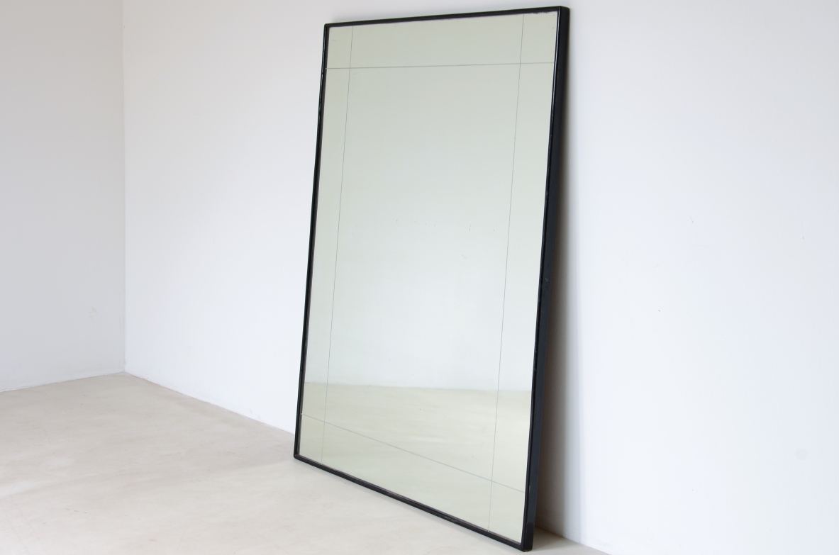 Guglielmo Ulrich  Large mirror with polished wooden frame.  Italian manufacturing 1940s