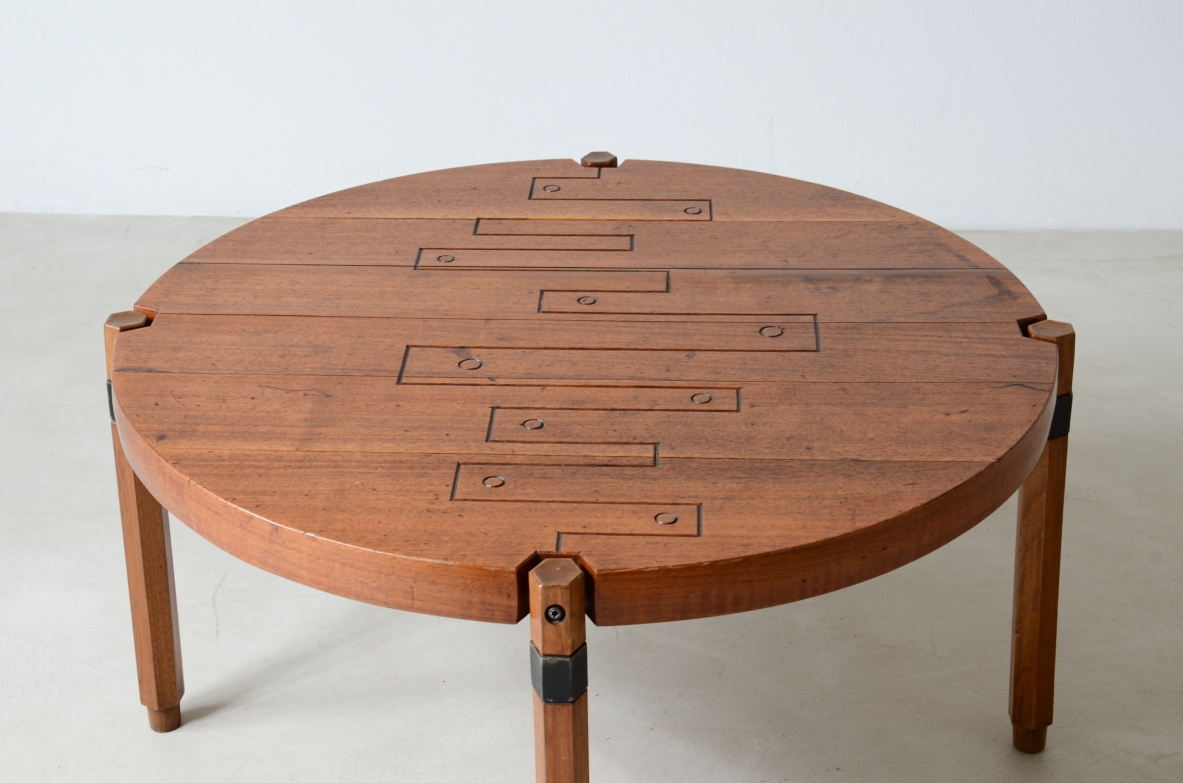 Roberto Aloi, Wooden coffee table with hand-carved geometric design. talian manufacture 1960.