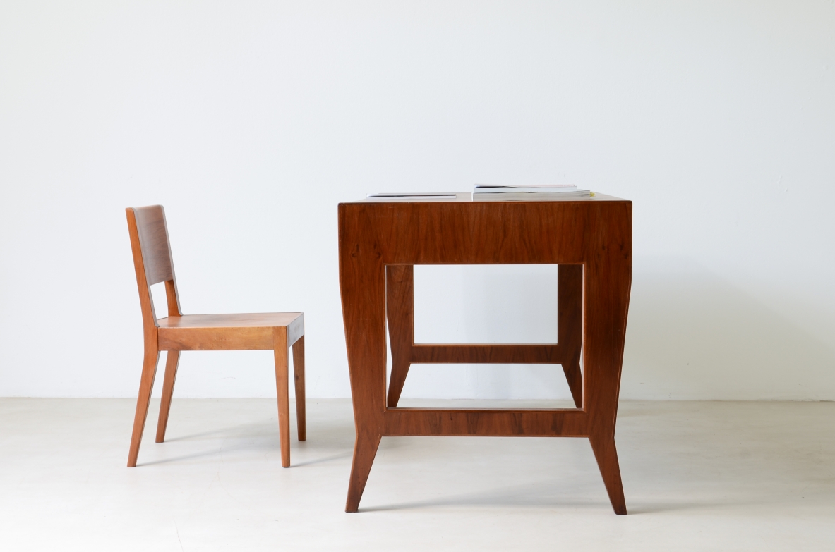 Gio Ponti, scrivania in noce con cassetti e sedia disegnata per l'università di Padova 1950