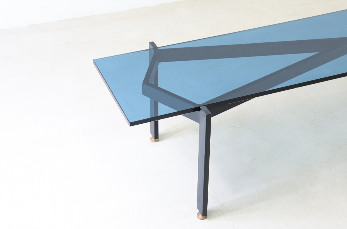 Fontana Arte Milano  Elegate tavolo basso con piano in cristallo blu 1960