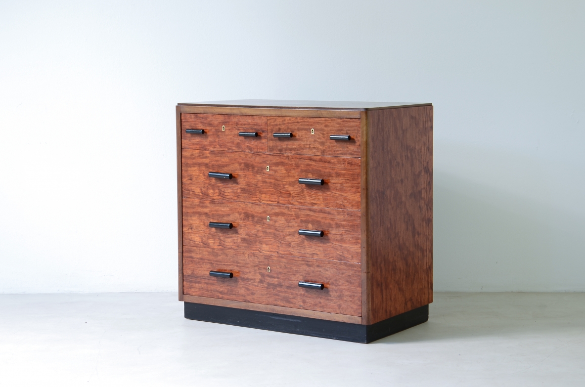 Vittorio Ducrot Small chest of drawers in flamed oak with turned wooden knobs.