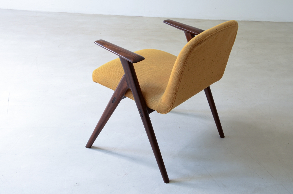 Luigi Vietti Sei eleganti poltroncine in legno e tessuto imbottito. 1960