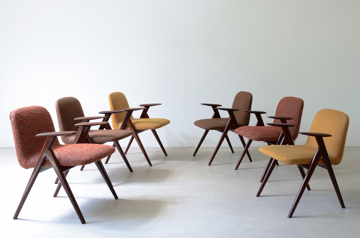 Luigi Vietti Sei eleganti poltroncine in legno e tessuto imbottito. 1960