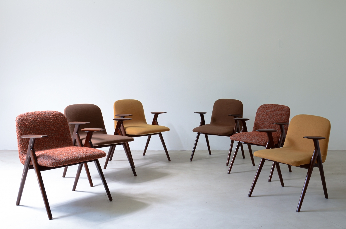 Luigi Vietti Sei eleganti poltroncine in legno e tessuto imbottito. 1960