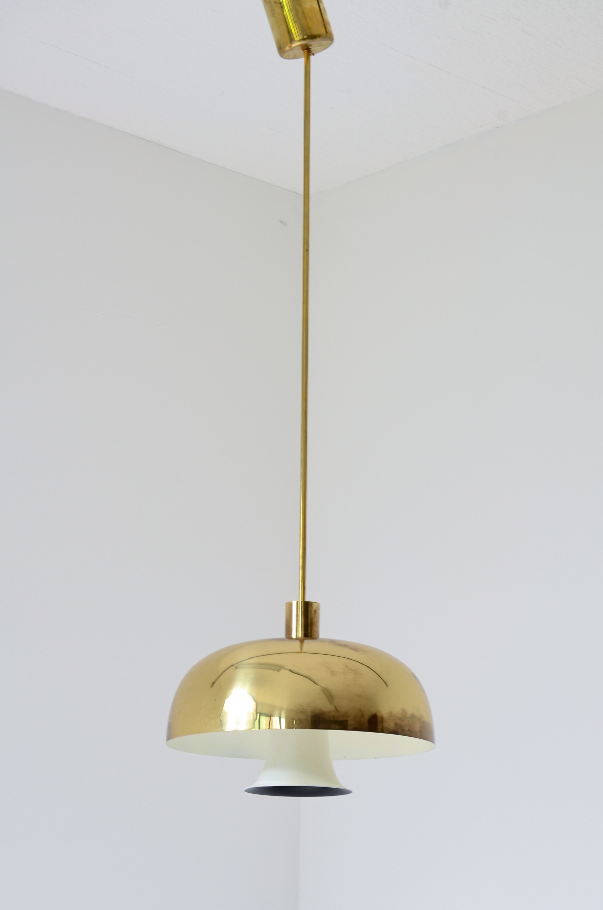 Lampadario con  paralume in ottone