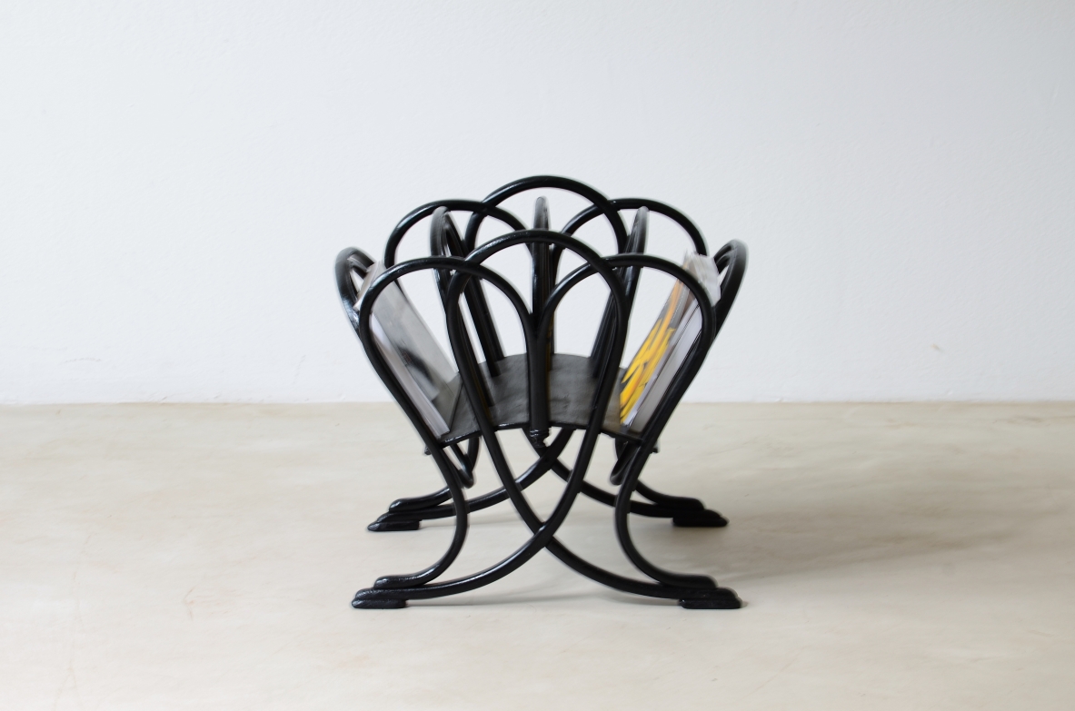 Michael Thonet   Portariviste in faggio curvato e lucidato all anilina nera.Secessione Viennese 1900-1920ca.