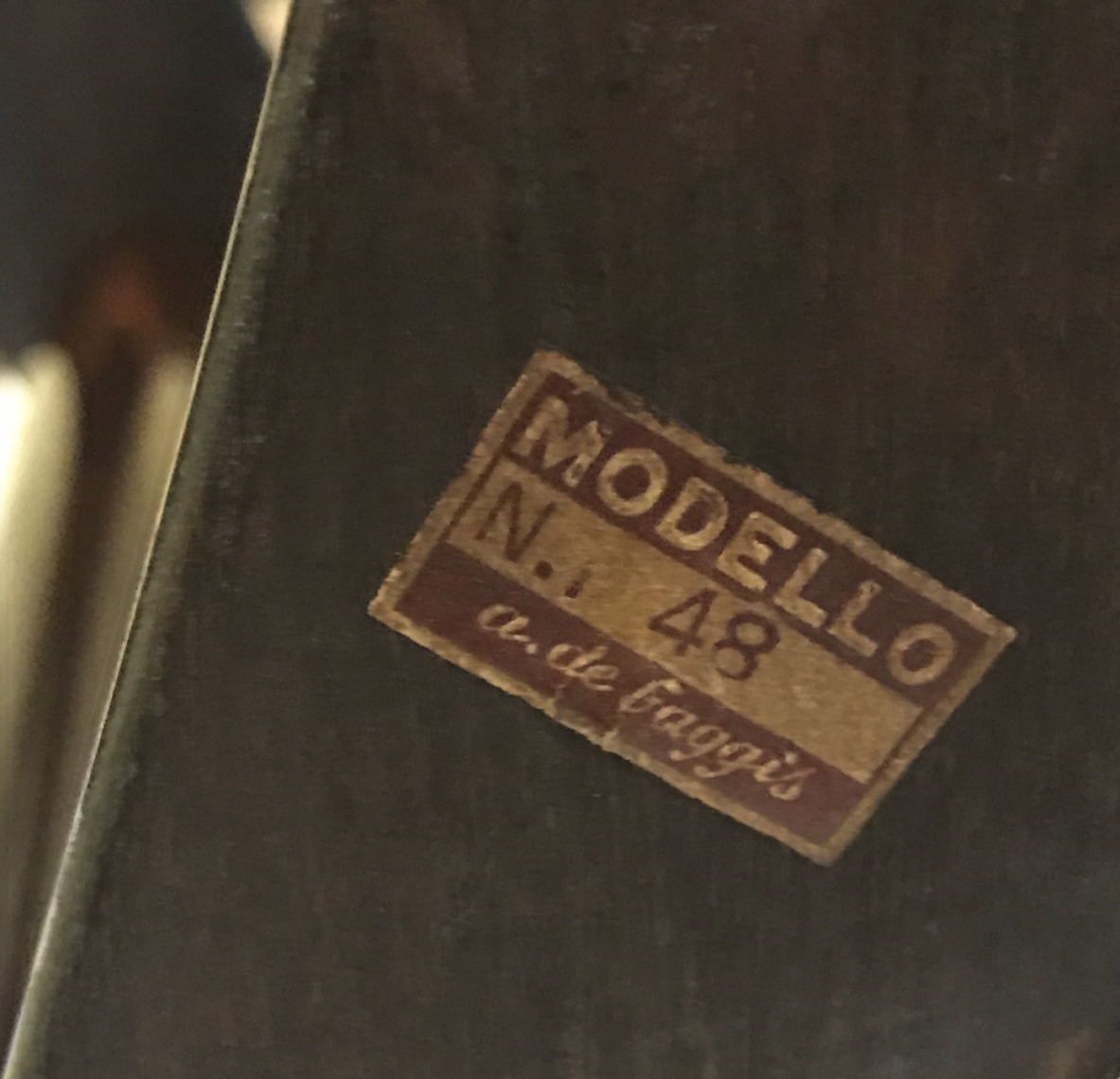 Ico Parisi, Elegante carrello modello 48 in legno tornito e sagomato. Manifattura A. De Fraggis 1950