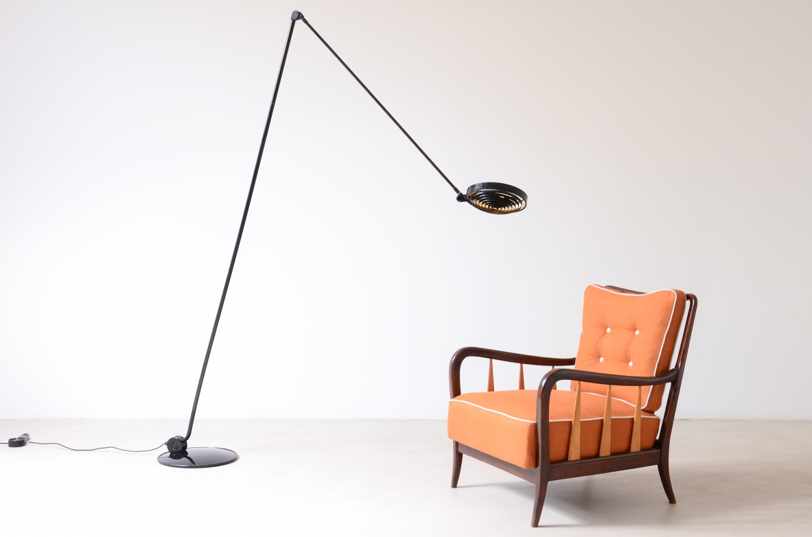 Tommaso Cimmini, Lampada da lettura a doppio snodo Lumina, 1976.