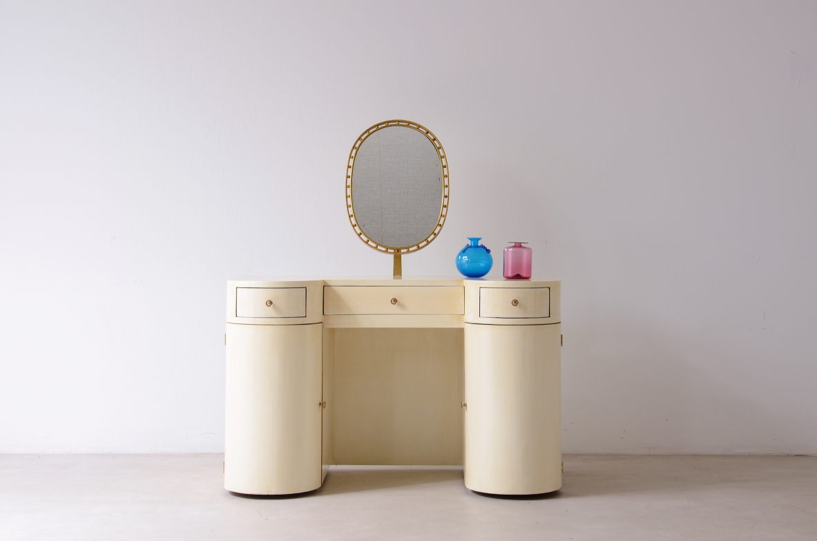 Elegant lacquered wood dressing table/console/desk with tilting brass mirror, Italian manufacture, ca. 1930