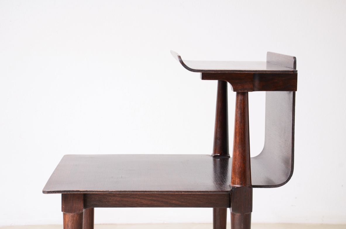 Pier Giacomo e Achille Castiglioni  Elegante coppia di comodini  in legno curvato, Gavina 1946