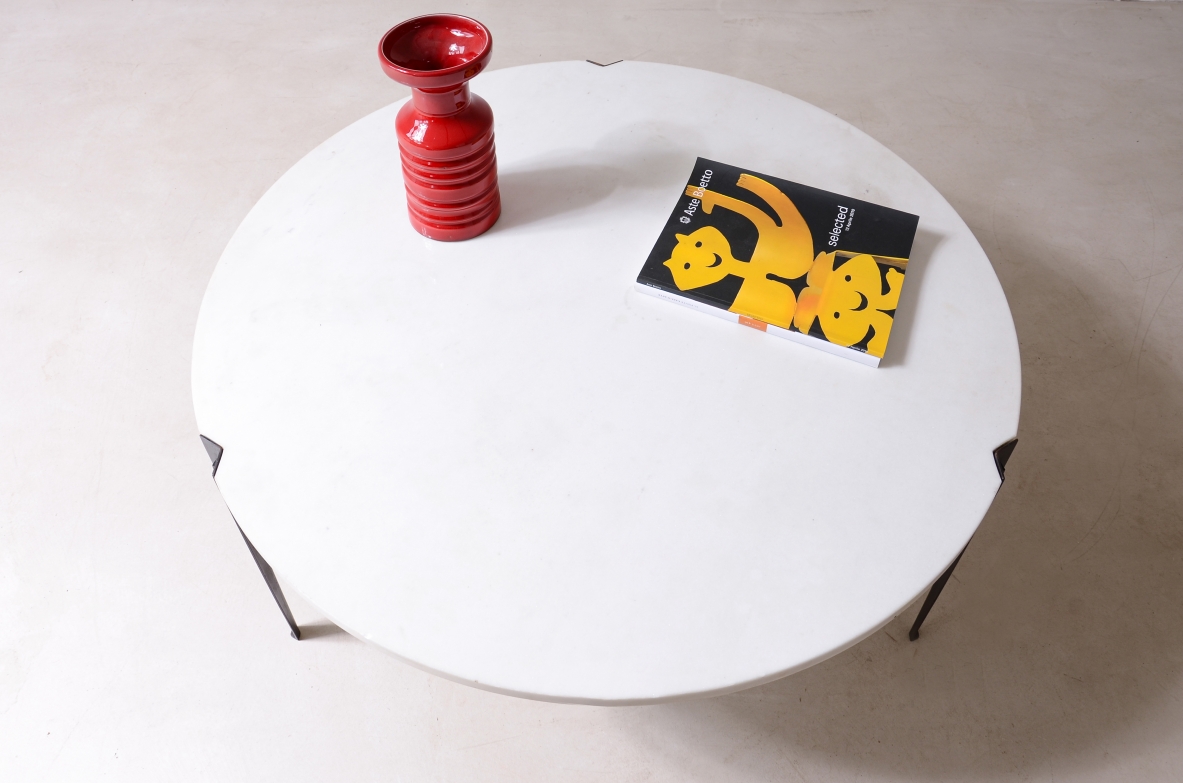 Osvaldo Borsani Low table with iron structure and crystalline marble top.