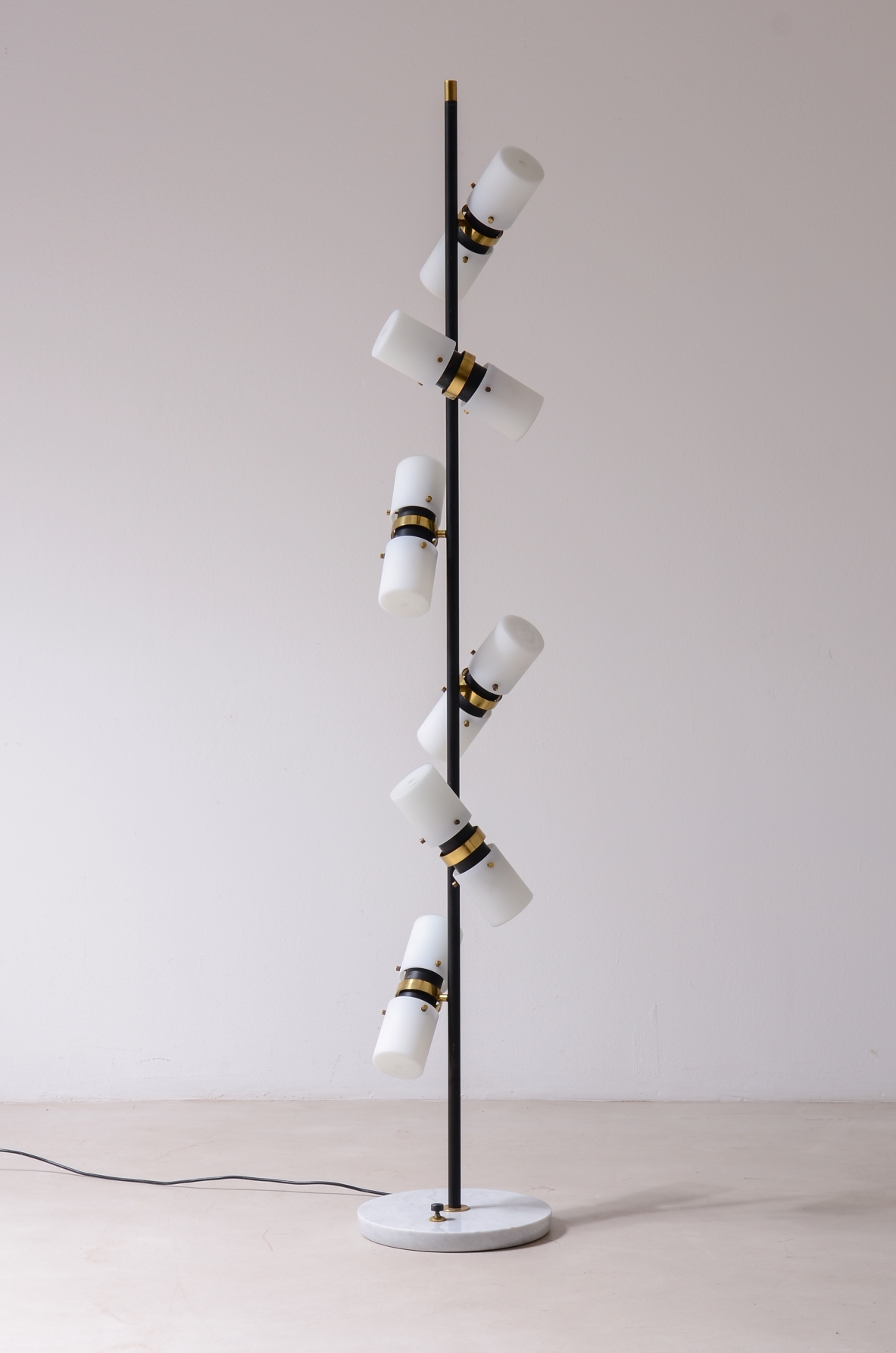Angelo Brotto. Rare 12-light floor lamp with metal stem,  brass with opaline glass