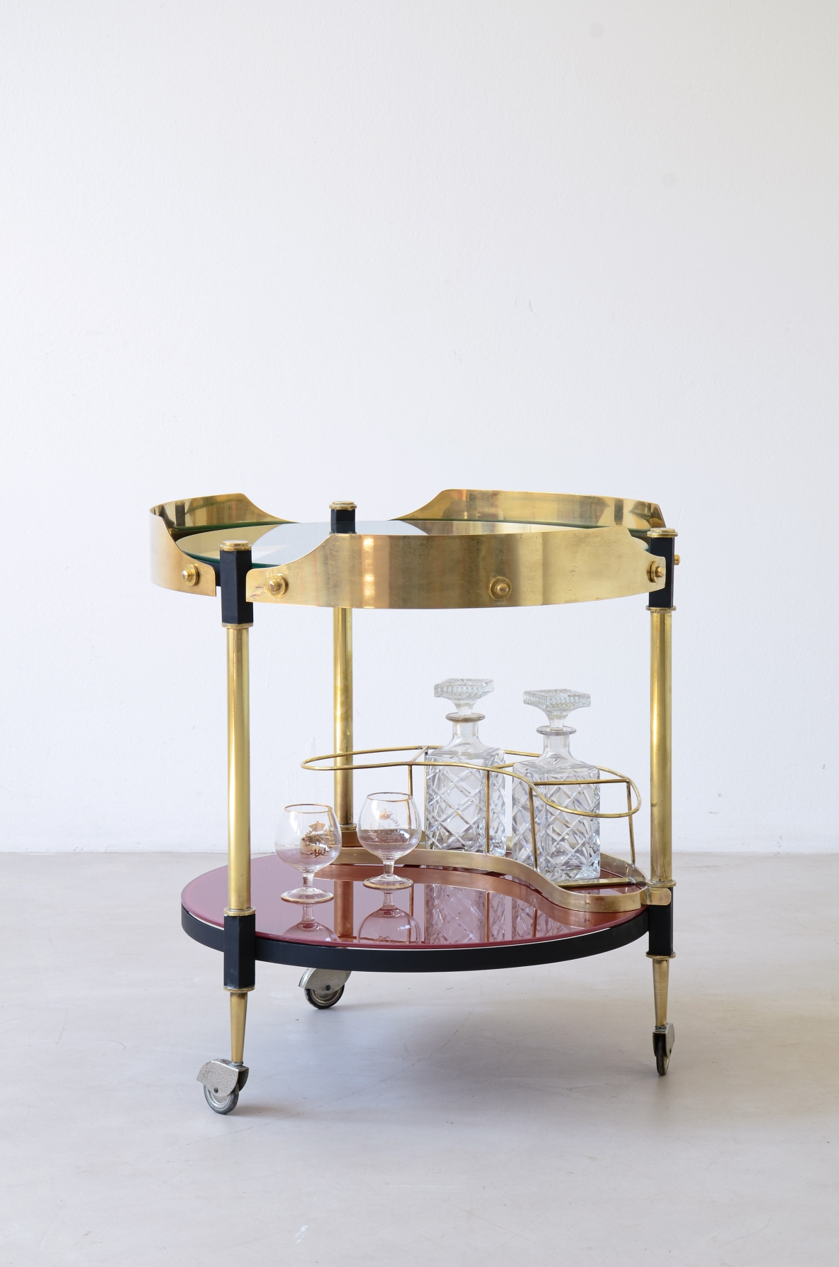 Luigi Caccia Dominioni Splendid trolley in brass and metal Manufactured by Azucena in 1960s
