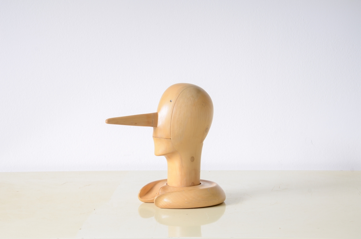 Alfonso Bini  Testa di Pinocchio in legno di acero probabilmente progettata per essere utilizzata come schiaccianoci. Manifattura italiana 1970ca.