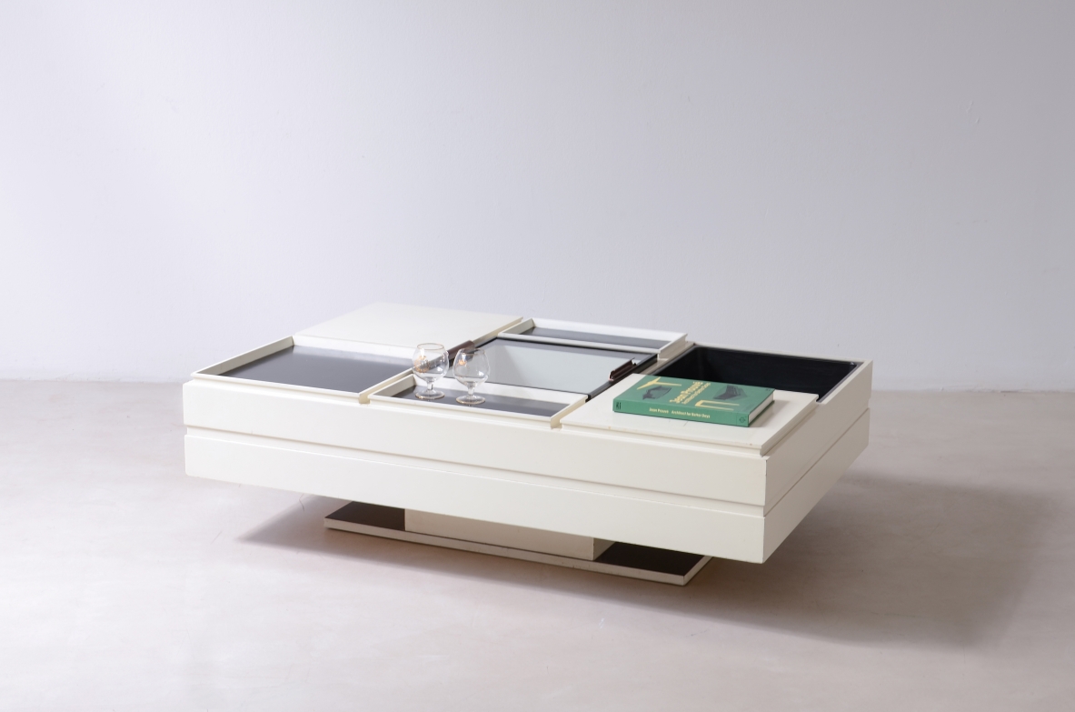 Carlo Hauner, A rare low table with a central base and compartments 