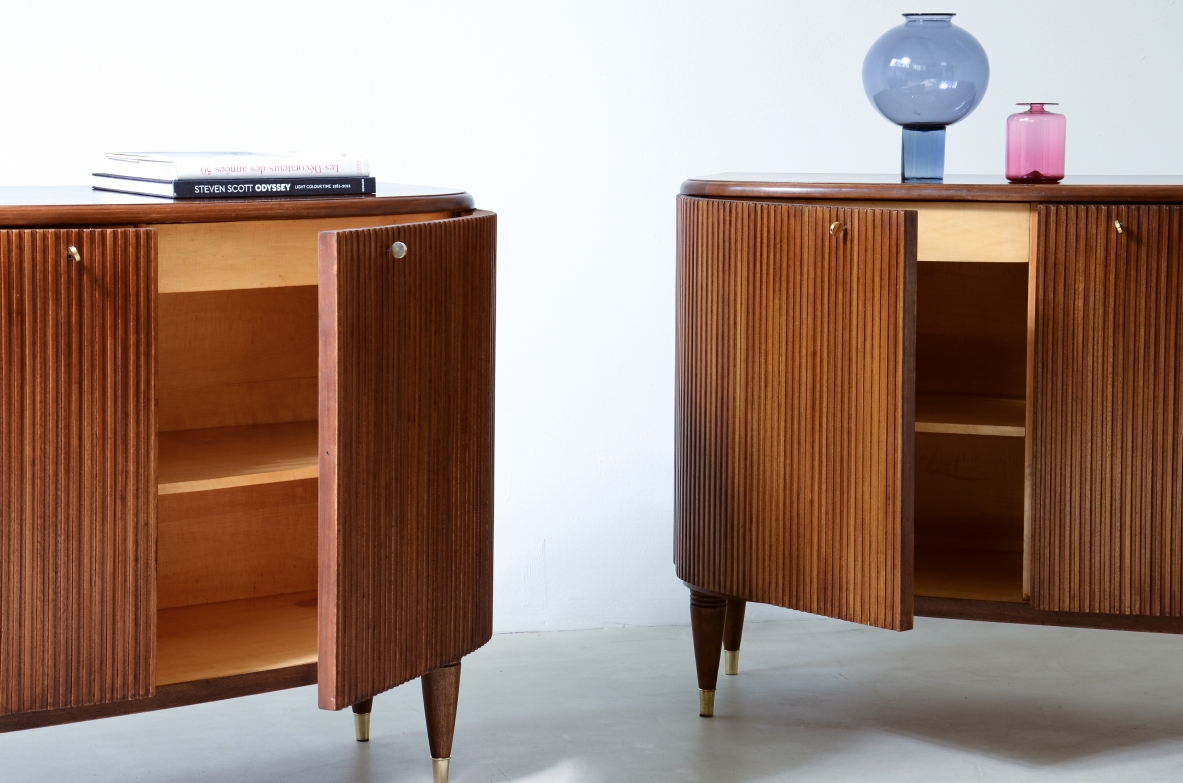 Due eleganti mobili gemelli in legno biondo, Attribuzione ABV Borsani 1940