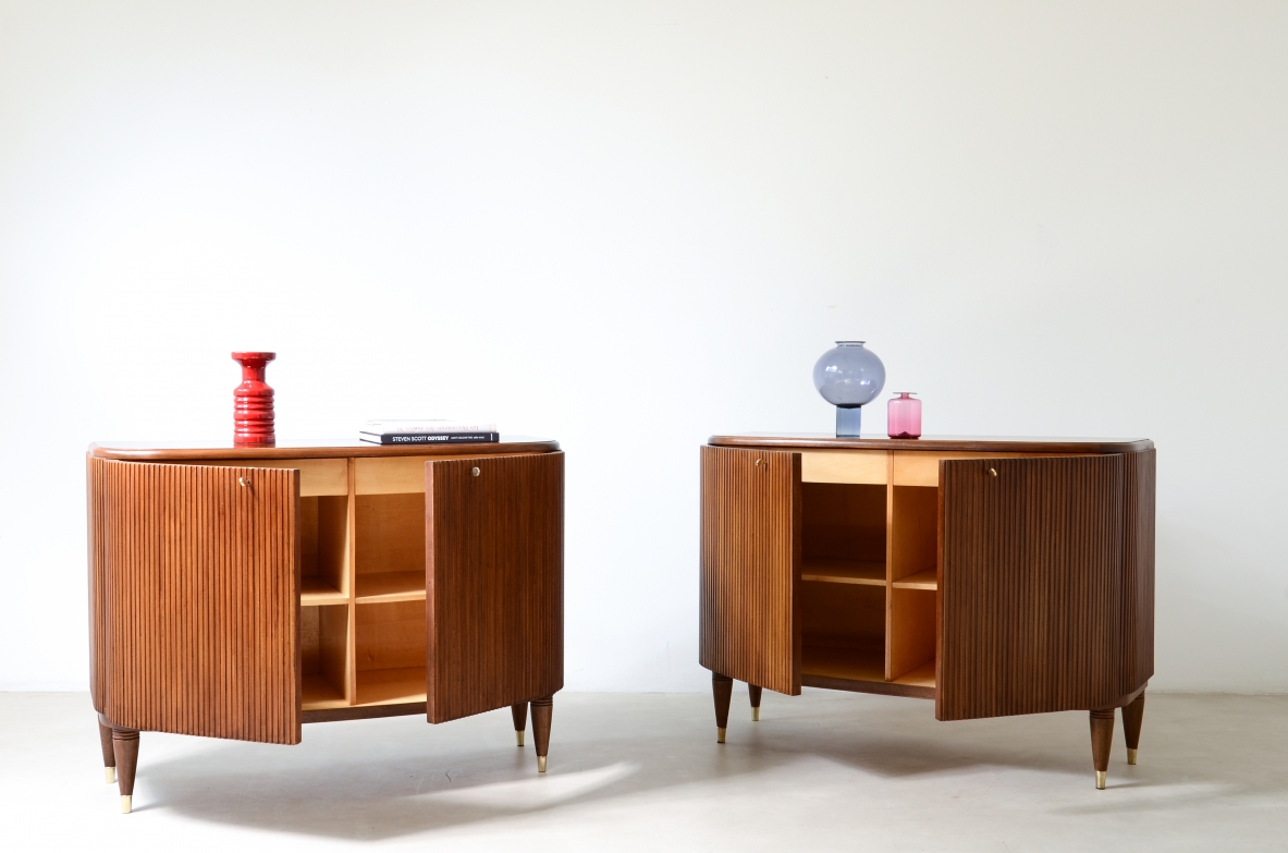 Due eleganti mobili gemelli in legno biondo, Attribuzione ABV Borsani 1940