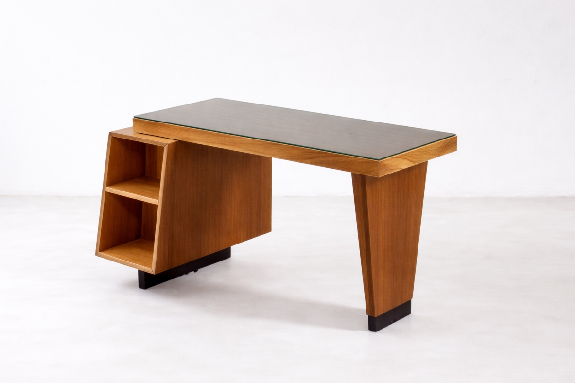 Giuseppe Scapinelli   Walnut desk with four drawers. Made in Italy in 1948.