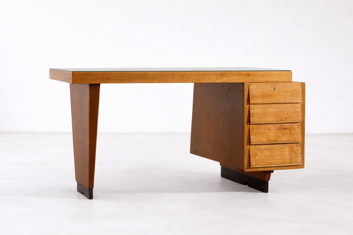 Giuseppe Scapinelli   Walnut desk with four drawers. Made in Italy in 1948.