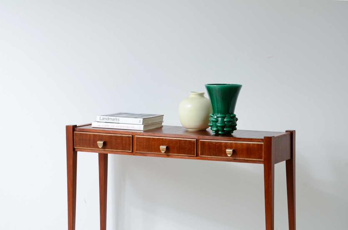 Elegante console con tre cassetti sul fronte. Attr Carlo enrico Rava. 1955