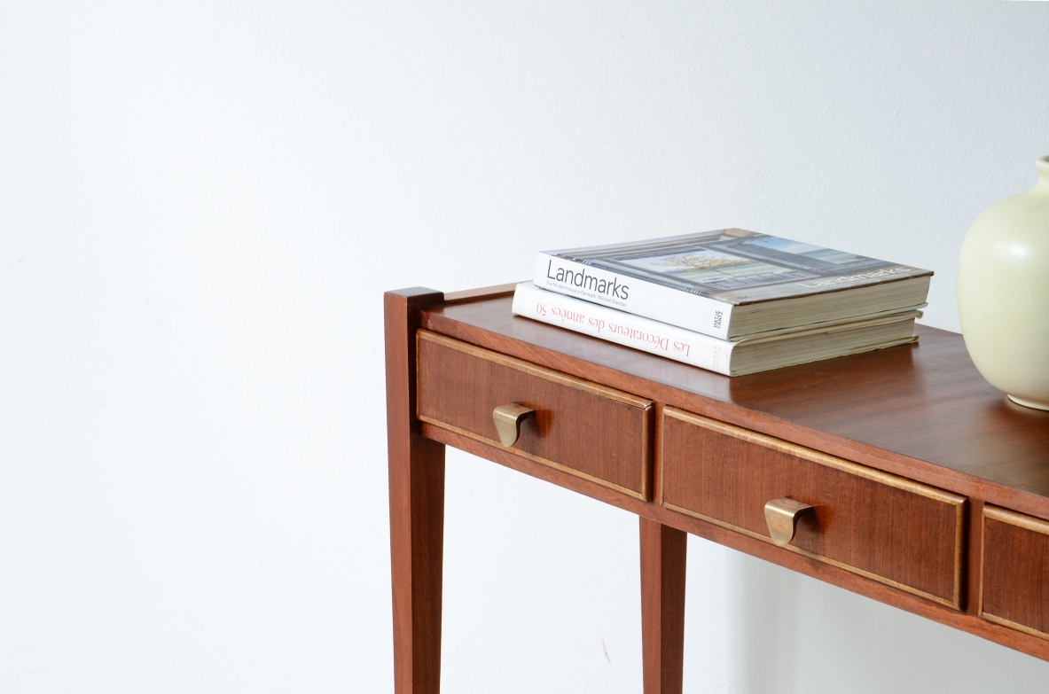 Elegante console con tre cassetti sul fronte. Attr Carlo enrico Rava. 1955