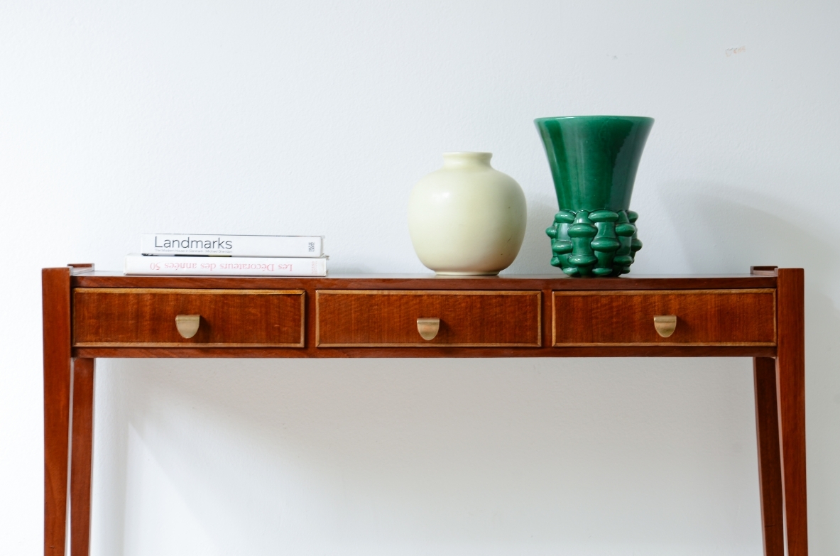 Elegante console con tre cassetti sul fronte. Attr Carlo enrico Rava. 1955