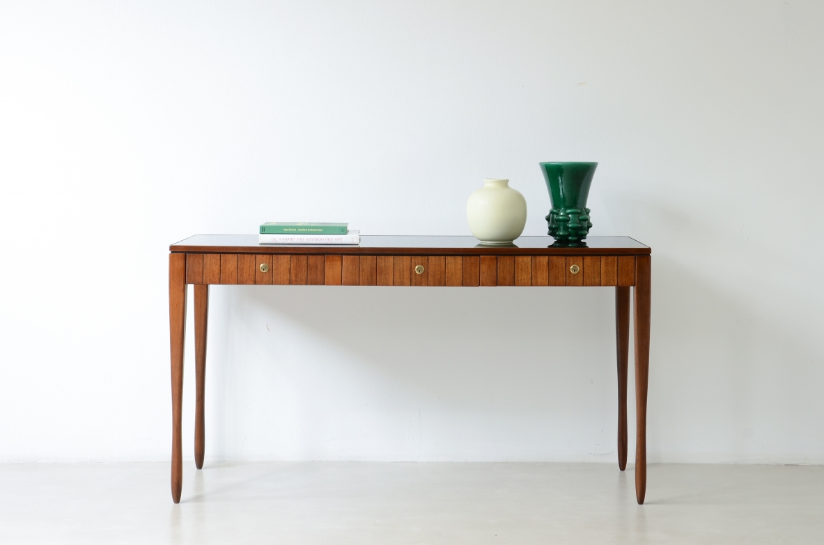 Paolo Buffa, Console da centro, gambe tornite. Piano in vetro opalino. 1955