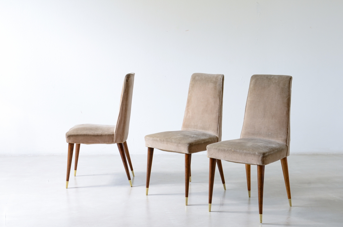 Melchiorre Bega, Set di sei eleganti sedie con struttura in legno. Bologna, 1950 ca.