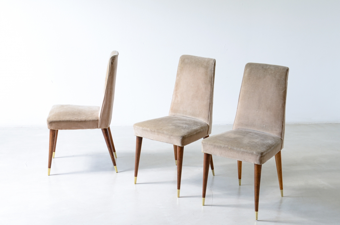 Melchiorre Bega, Set di sei eleganti sedie con struttura in legno. Bologna, 1950 ca.
