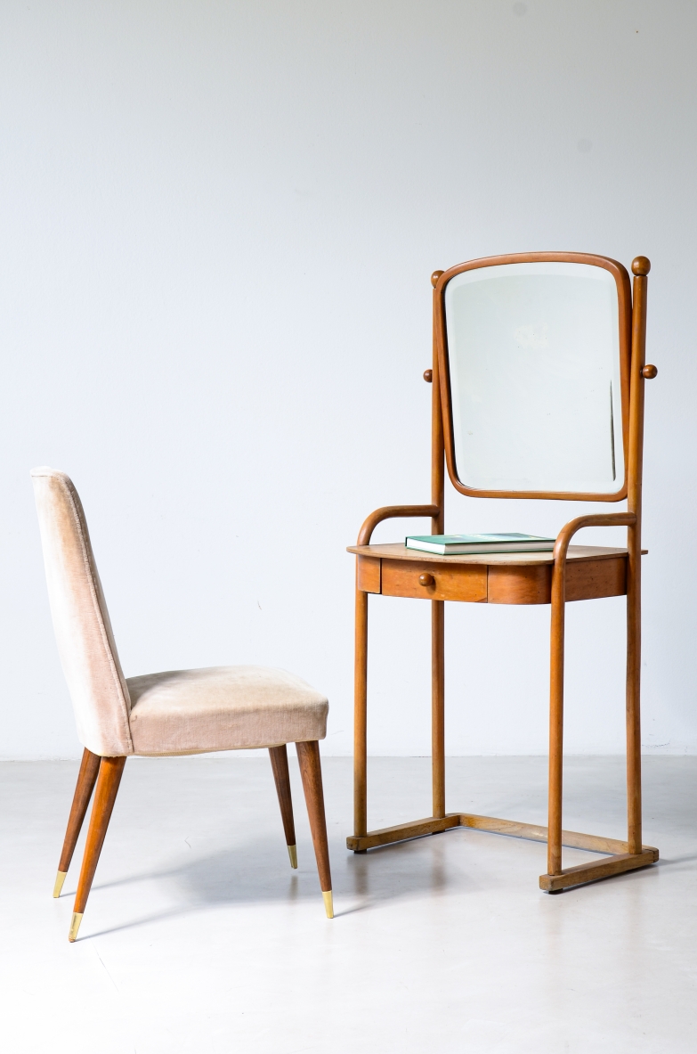 Tavolino petinoise in legno curvato thonet