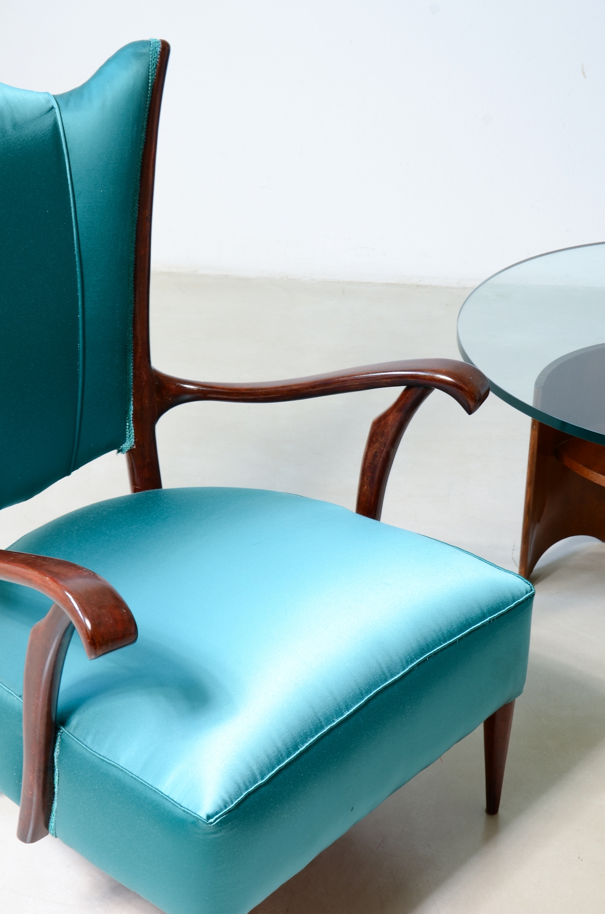 Pair of armchairs with an iron frame and woven rubber and rattan thread.Saporiti Italia, ca. 1950.